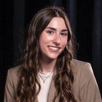 Alaina Yanak