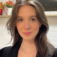 Isadora Lobato