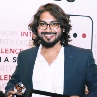 Mahesh V