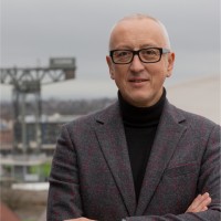 Dr Steve Perry , Cavaliere
