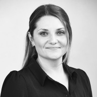 Megan Kinney (Segedi)