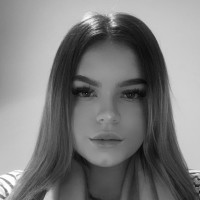 Lara Vest