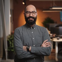 Syavash Kazemi Neira