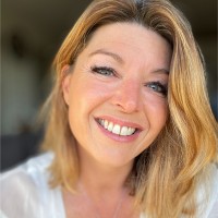 emmanuelle Girault