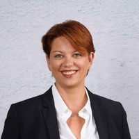 Sabine E Koch