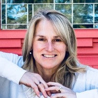 Dominique MacDonald