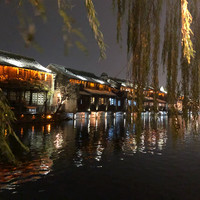 自建华