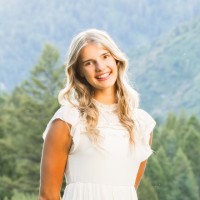 Elle Campbell