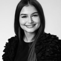 Mia Henderson