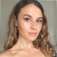 Claudia V.