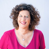 Dr. Anja Strassburger