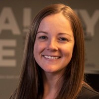 Emily Bay, Mba