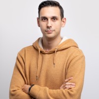 Ernesto V.