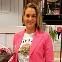 Carmen Van Hek