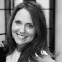 Lindsay Pearce
