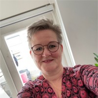 Esther De Heus