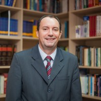 Dr Jair Schmidt