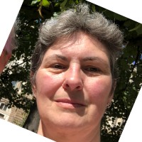 Véronique De La Croix