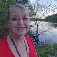 Carolyn Graves