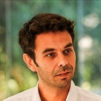 André A.
