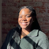 Leari-Jenee Jones