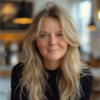 Stephani Robertson
