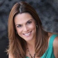 Paula Lewis
