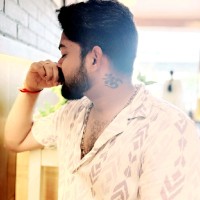 Hari T