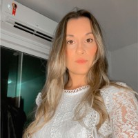Carine Dambros Ferreira