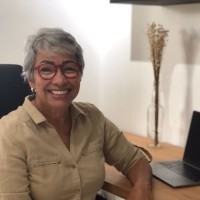 Nivia dos Santos Ferreira