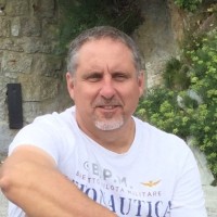 Simon Jones