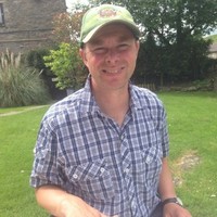 Dr Stephen Groves