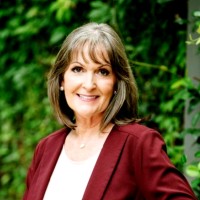 Angela Straughn