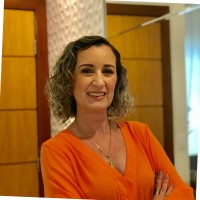 Vera Lucia Valcanaia Kuhnen