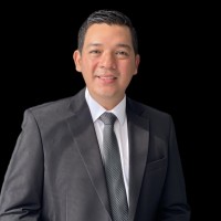 Dr. Lucky Bayu Purnomo