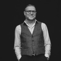 Lars C.