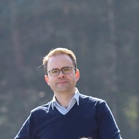 Lars K.