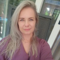 Ancella De Jong