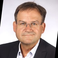 Dr Peter Bernhardt