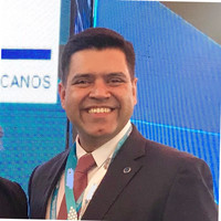 Carlos Linares Palma