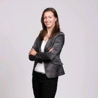Laura Éva Tóth