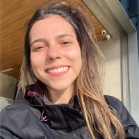 Tayná Gomes