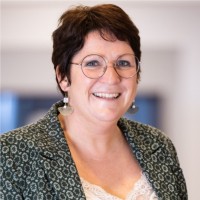 Caroline Marlair - com.une