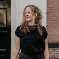 Arlette Van Kampen