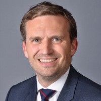Dr. Martin Engel