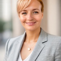 Traci Yates