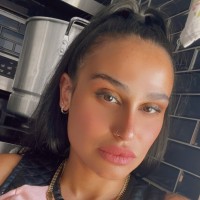 Aviana Oz