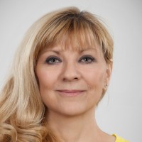 Marni Henze