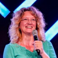 Julia Mcgee