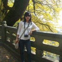 Zhu, Julie